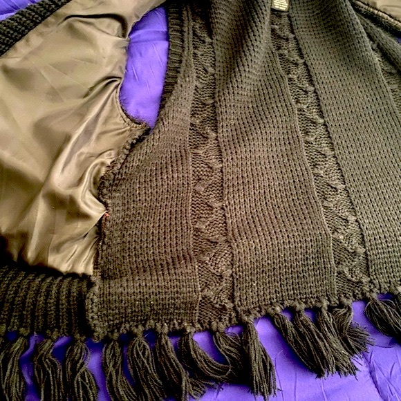 KIKIT Original Knits, Large, fur and cable knit design - Picture 5 of 6